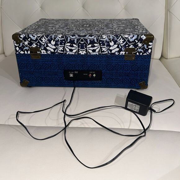 Crosley Radio Kaleidoscope Print Blue & White Record Player - Picture 4 of 12